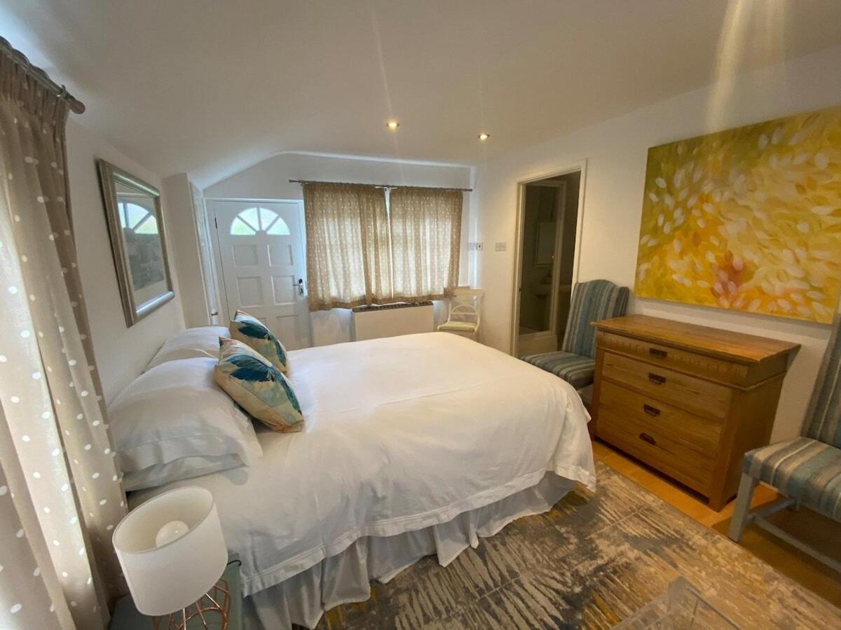 Private Entry Guesthouse Hideaway Hordle Exteriér fotografie